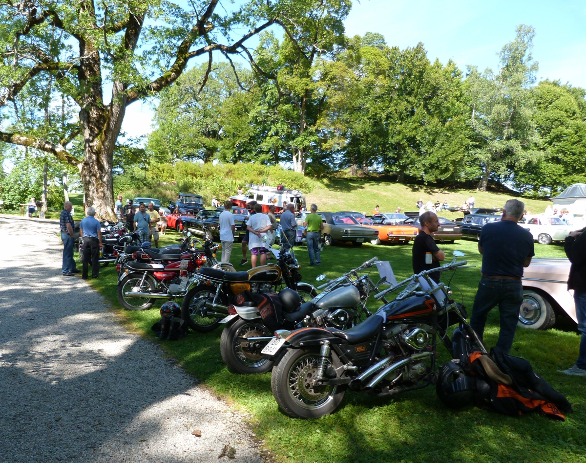 Veteranbilens Venner sammen med Berg-Kragerø Museums Venner arrangerte er treff på museet 16.august 2013.