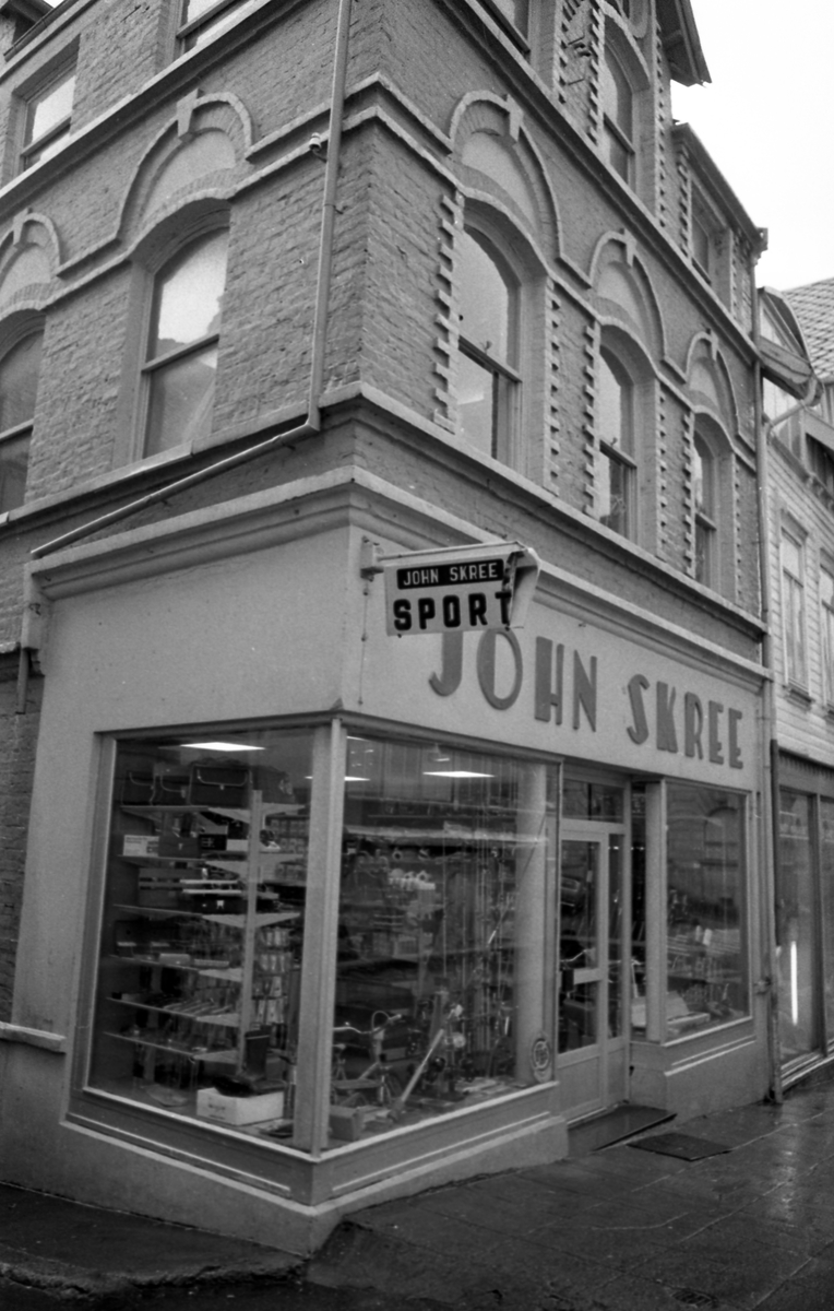 John Skree - Sportsbutikken i Strandgaten.