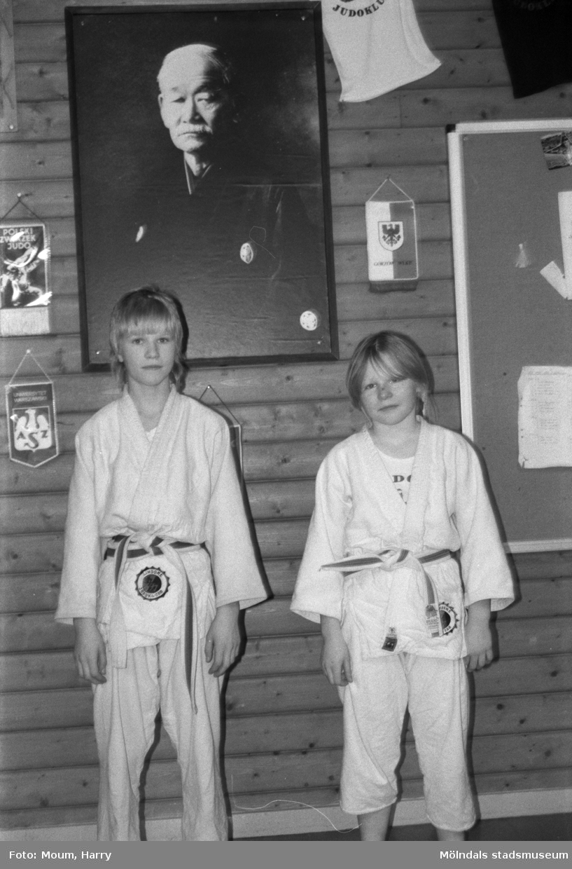 Fotografi från Lindome Judoklubb, år 1985, taget av Harry Moum, HUM, Mölndals-Posten.
