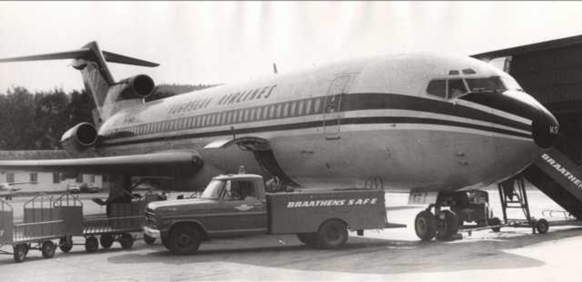 Et fly på bakken. Boeing 727-2H9. YU-AKG