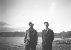 Den engelske antropologen Robert Paine til venstre, og lærer