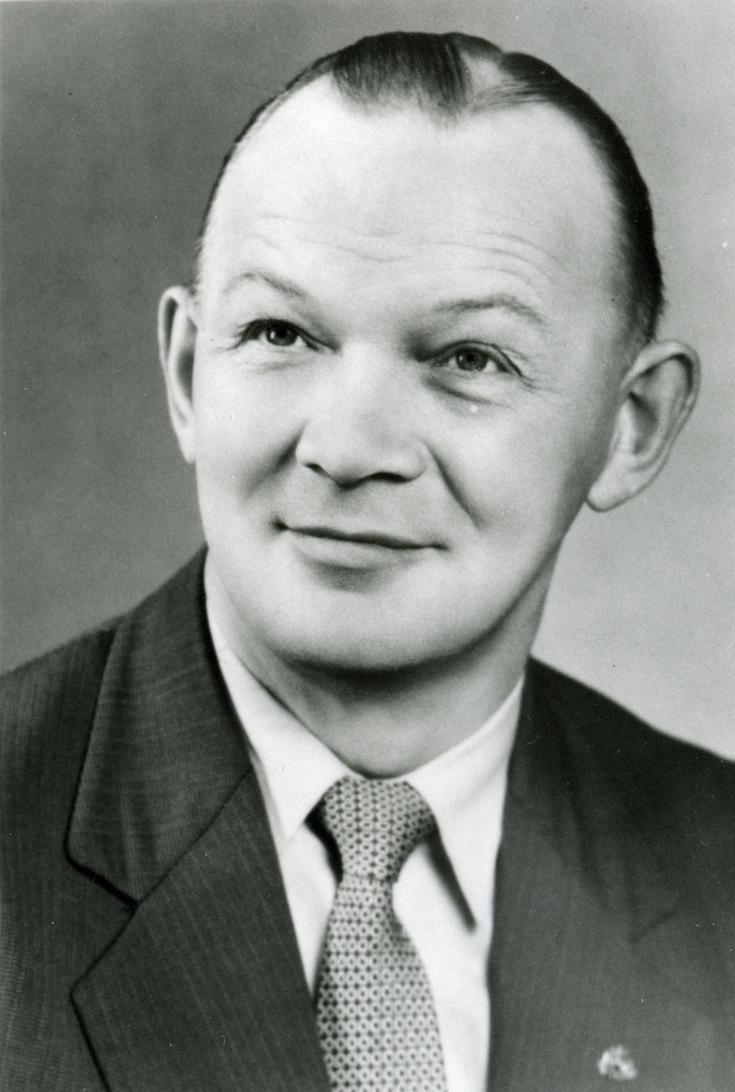Herrefrisørmester Kåre Jensen, leder i Harstad håndverkerforening, 1958.