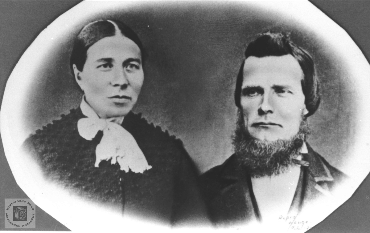 Ekteparet Sigrid og Kristoffer Brandsberg, med tilknytning til Øyslebø.