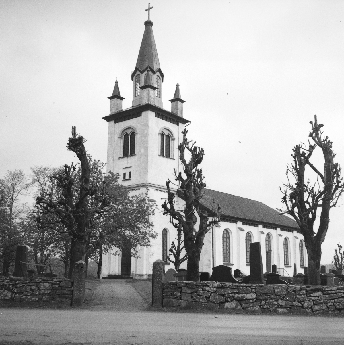Fotskäl kyrka