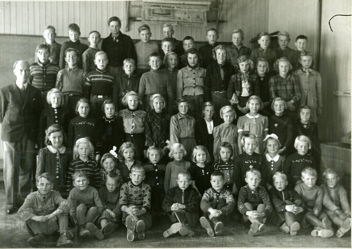 Bratval skole, Jevnaker 1942