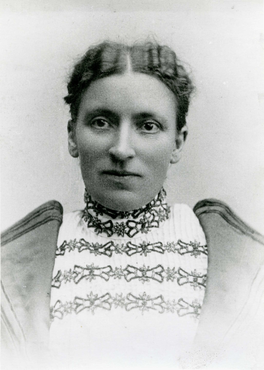 Portrett av Kamilla Lothe Nygård, født 10/7 1863.