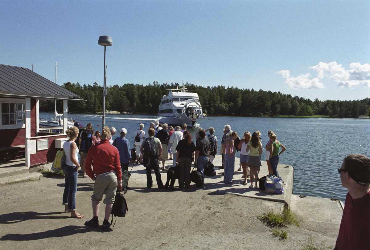 Skärgårdsprojektet 2003-2004
Fotodatum 15 juli 2004
Ingmarsö Sö, CINDERELLA I på ingång