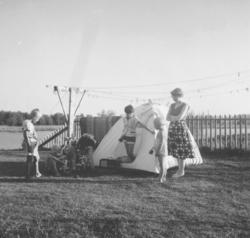 Sommeren 1958  eller 1959 var familien Ebeltoft på bilferie 