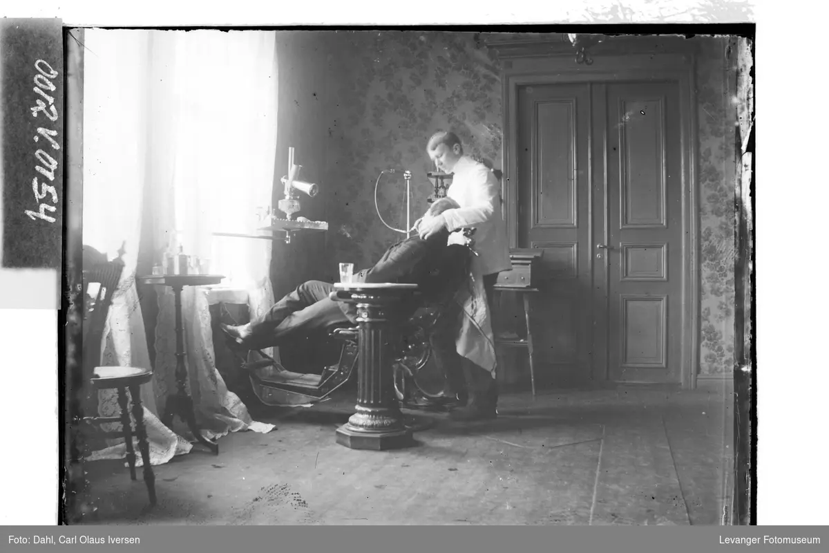 Tannlege A. Seehusen Olsen I