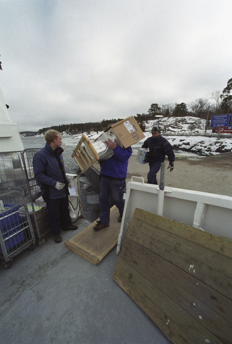 Skärgårdsprojektet 2003-2004
Fotodatum 9 mars 2004
RAMSÖ gods, pass. ombord vid Boda