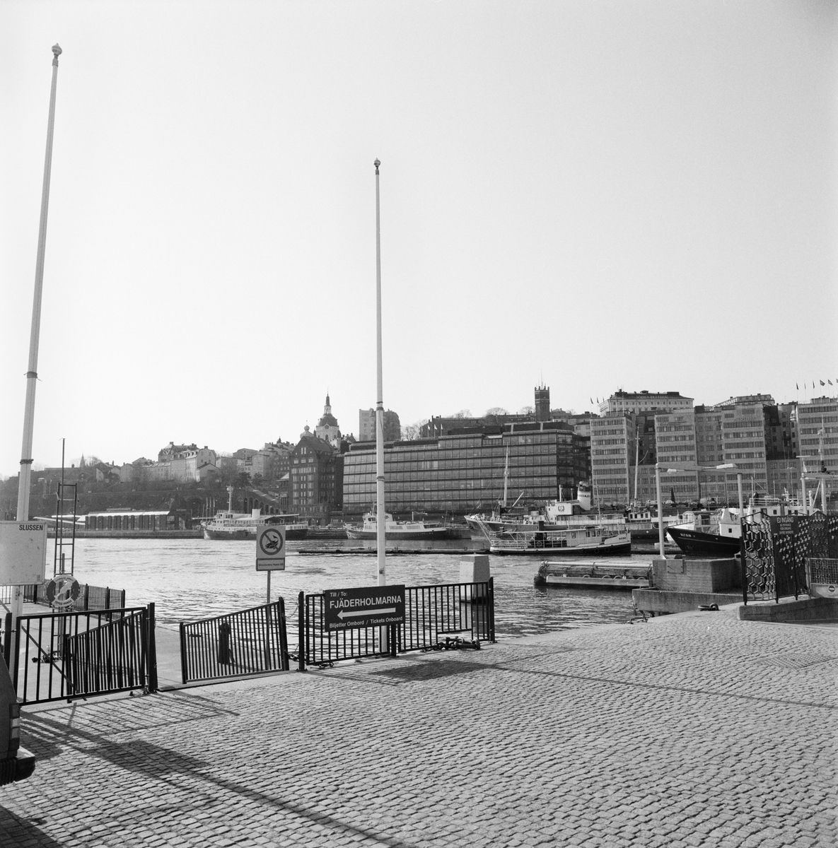 Stockholm längs vattenlinjen
Fotodatum 20020417
Stockholmsresan