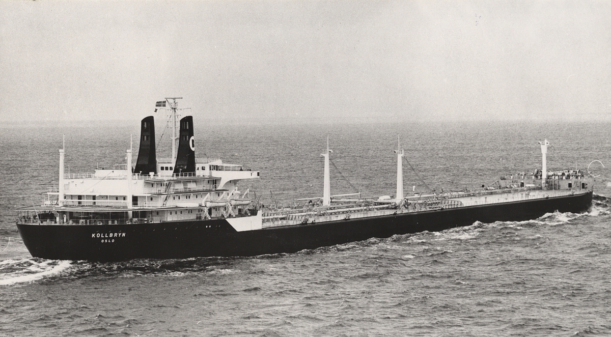 Foto visande den från Eriksberg den 3 november 1966 levererade turbintankern "KOLLBRYN"på 95.000 tons d.w. [Omfattande beskrivning av fartyget finns på monteringsbasen.]