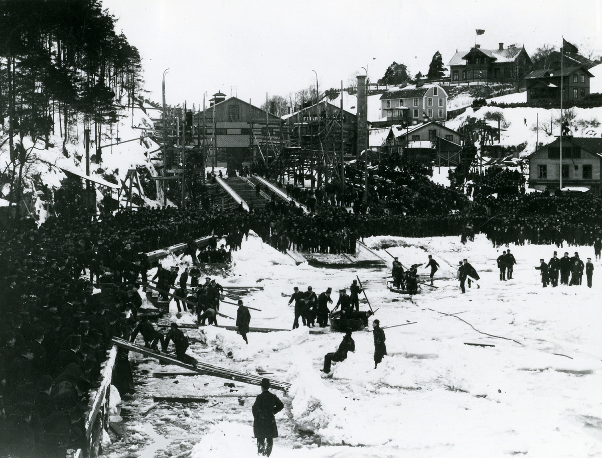 Pansarskeppet THULE
Olyckan vid stapelavlöpningen på Finnboda varv den 4 mars 1893