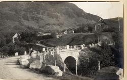 Steinhvelvsbru og stabbesteiner 1927