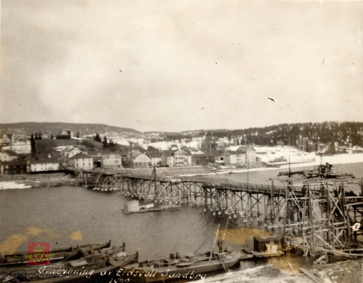 Tekst på bildet: "Ombygning av Eidsvoll Sundbro. 1922."