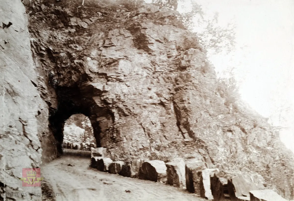 "Veianlæg". "Veianlægget Saude - Storskjær, Stavanger amt 1910 - 1913. Tunnel nr. 6 ved Vastadjuvet. Søndre indgang.