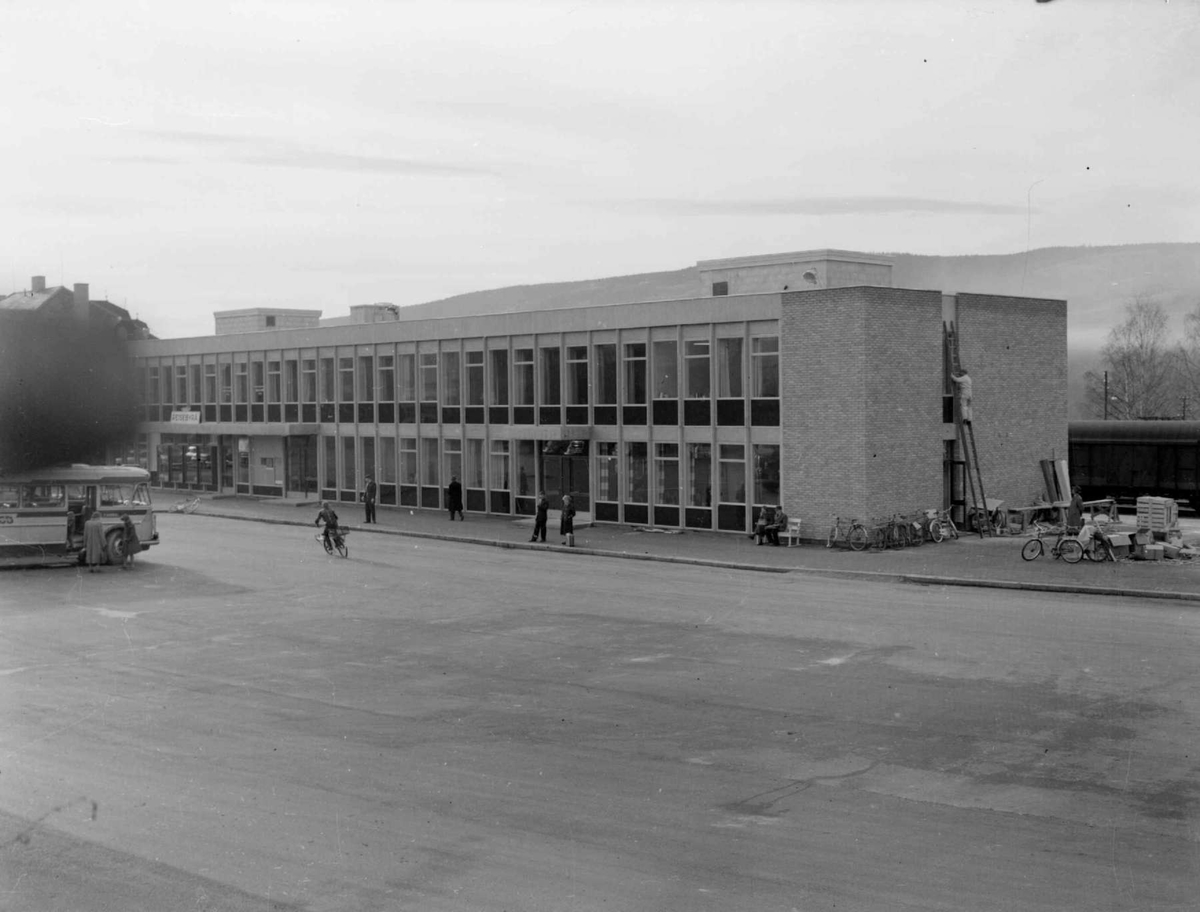 Lillehammer busstasjon som ny i 1958