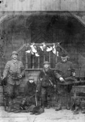 Fra venstre Eilert Nikolai Brodtkorb. Den lille gutten ved s