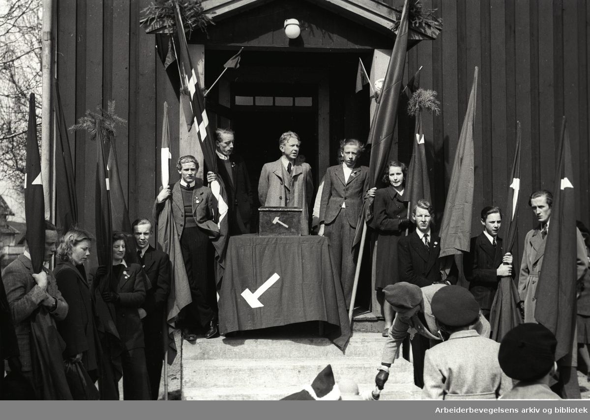1. mai 1947, Reidar Danielsen taler ved Folkets Hus på Kjelsås.