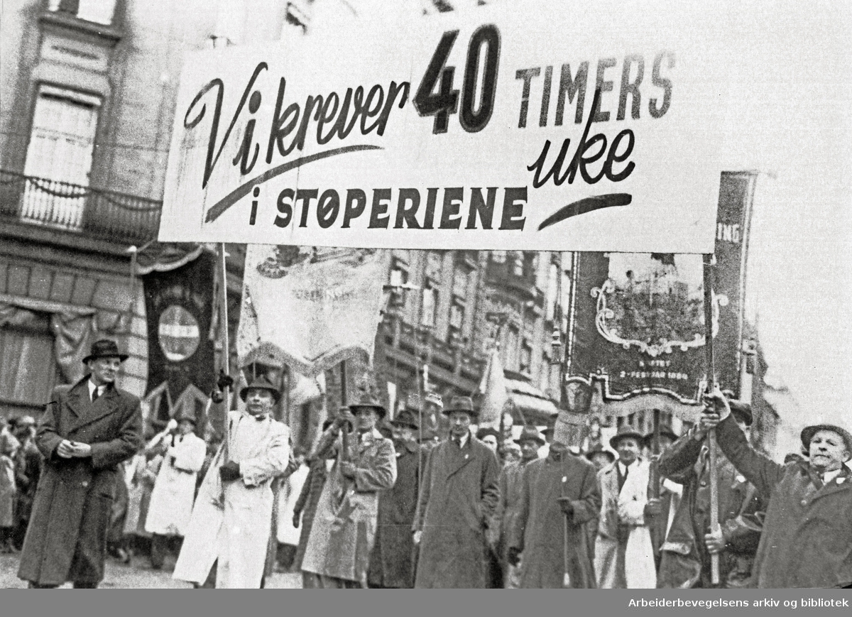 1. mai 1948.Demonstrasjonstoget..Parole: Vi krever 40 timers uke.i støperiene...