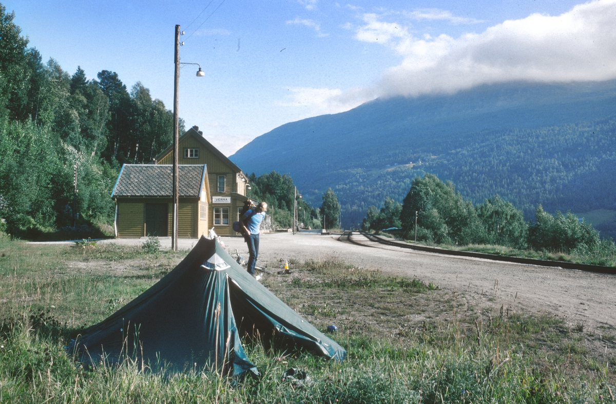 Camping på Verma stasjon.