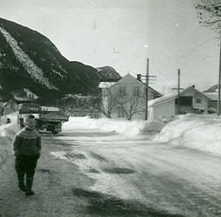 Vannkraftutbygging, gut utanfor bustadfelt.