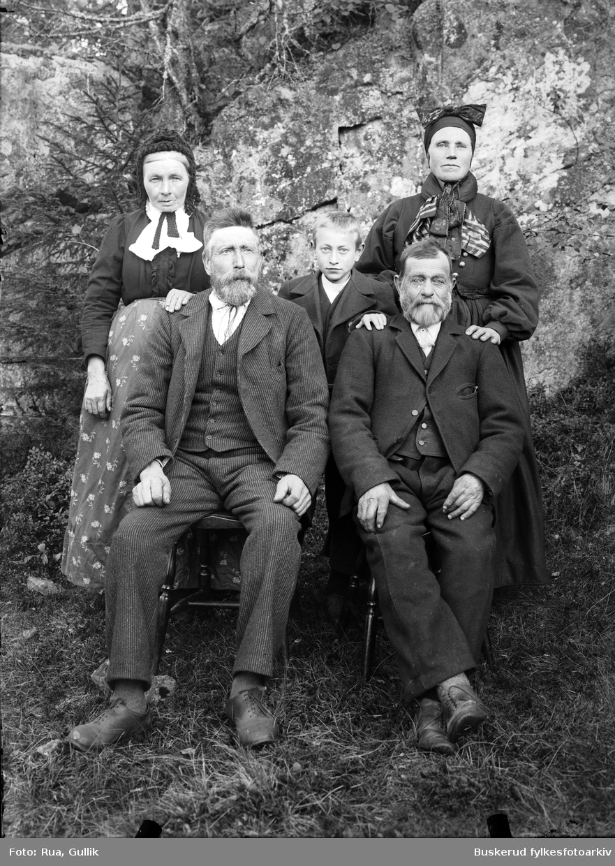 Familie Anders Bamsrud og Hans Huka
1902