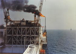 Ekkofisk, plattform med flammetårn.