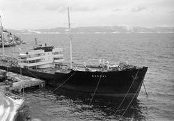 M/T Bardal ved kai i Trolla for Bachke & Co.