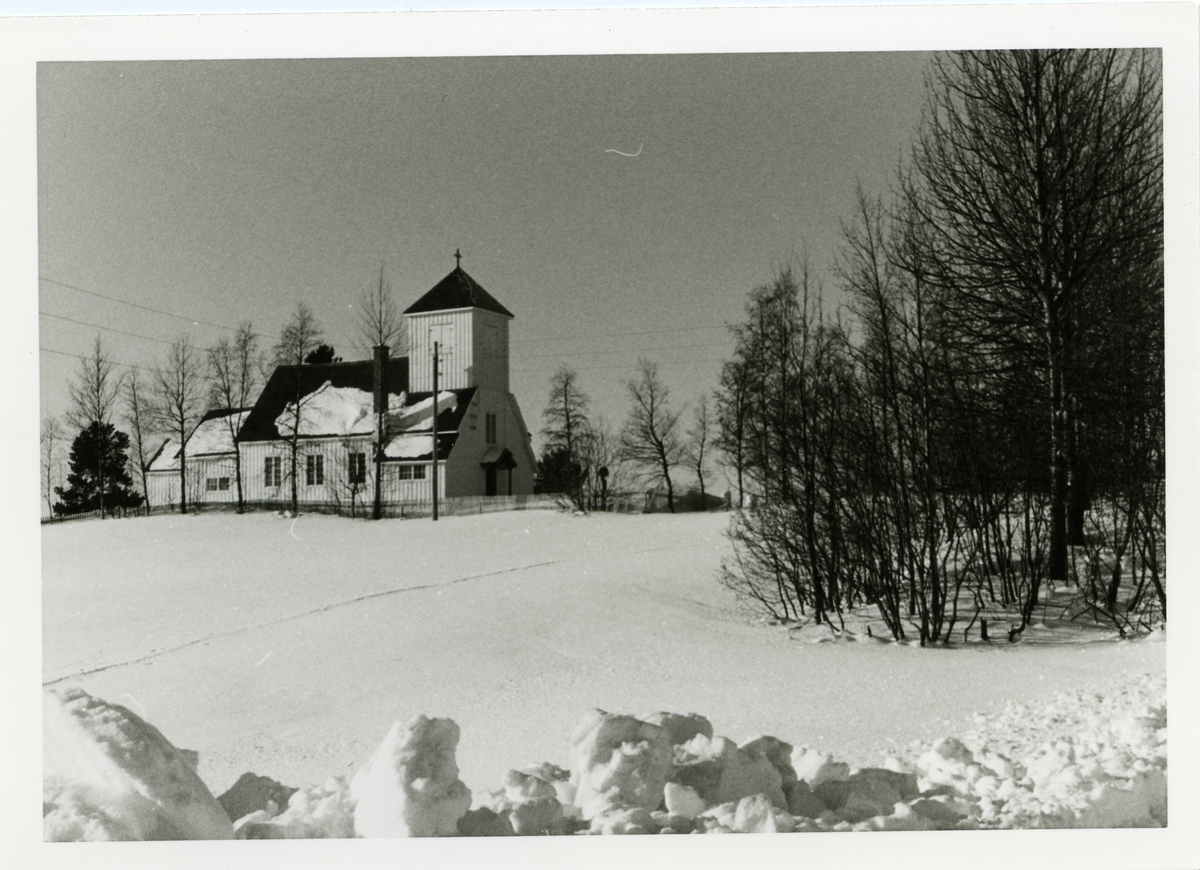Leirskogen kapell, Sør-Aurdal i Valdres. Leirskogen kapell var opprinnelig fra 1924. I 1955 ble det vedtatt at kapellet skulle være et ordinært kirkebygg.
