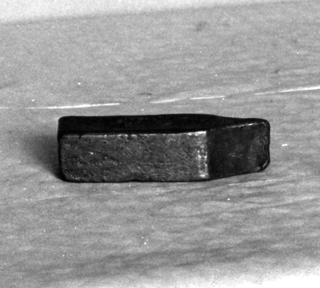 Lodd til å holde tegnepapir på plass. Brukt av Th. Thorsen for skipstegning. 5 stk.