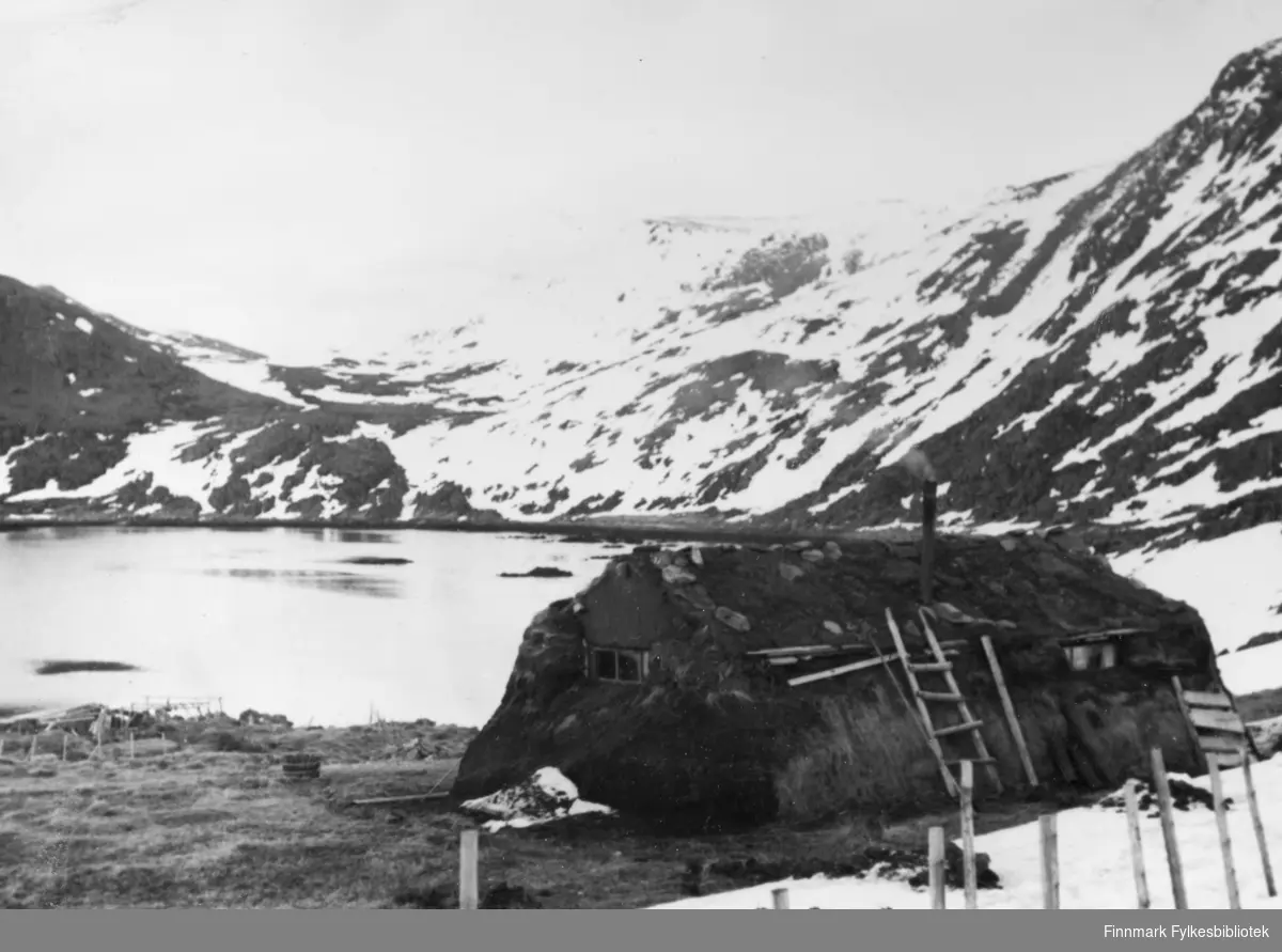 En gamme i Bekkarfjord i 1947.