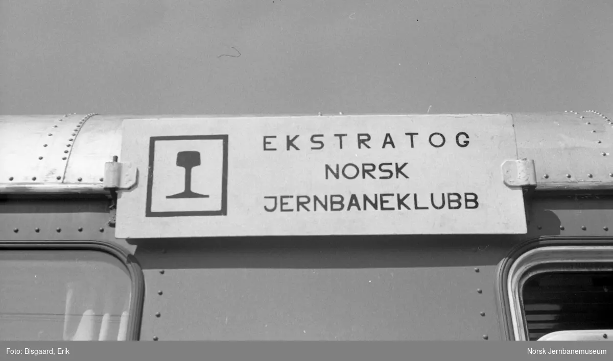 Utfluktstog for Norsk Jernbaneklubb på Oslo Ø - destinasjonsskiltet
