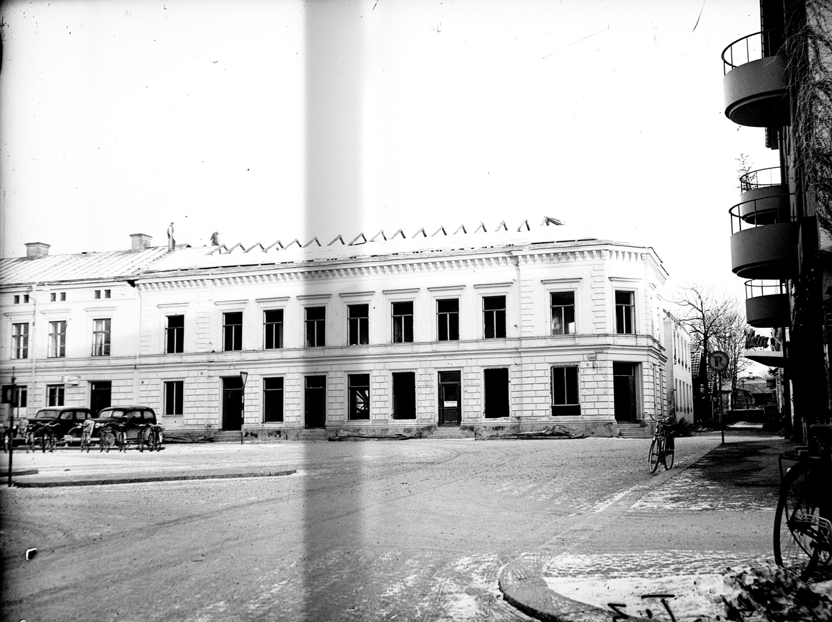 Hökartorget med telegrafbyggnaden 1949.

Fotograf: KJ Österberg.

Fotokopia finns.