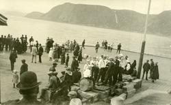 Postkort. Kongebesøk i Honningsvåg. Guttemusikken og festste