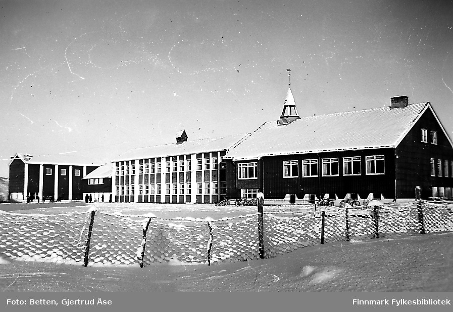 Seida internat og skole fotografert på vinter i 1956.