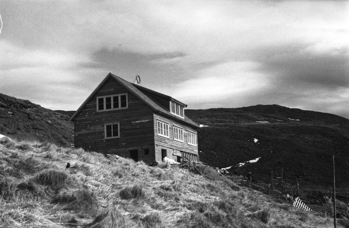 Havnefogdens hus i Honningsvåg som ble bygget av brakka til den tyske ...