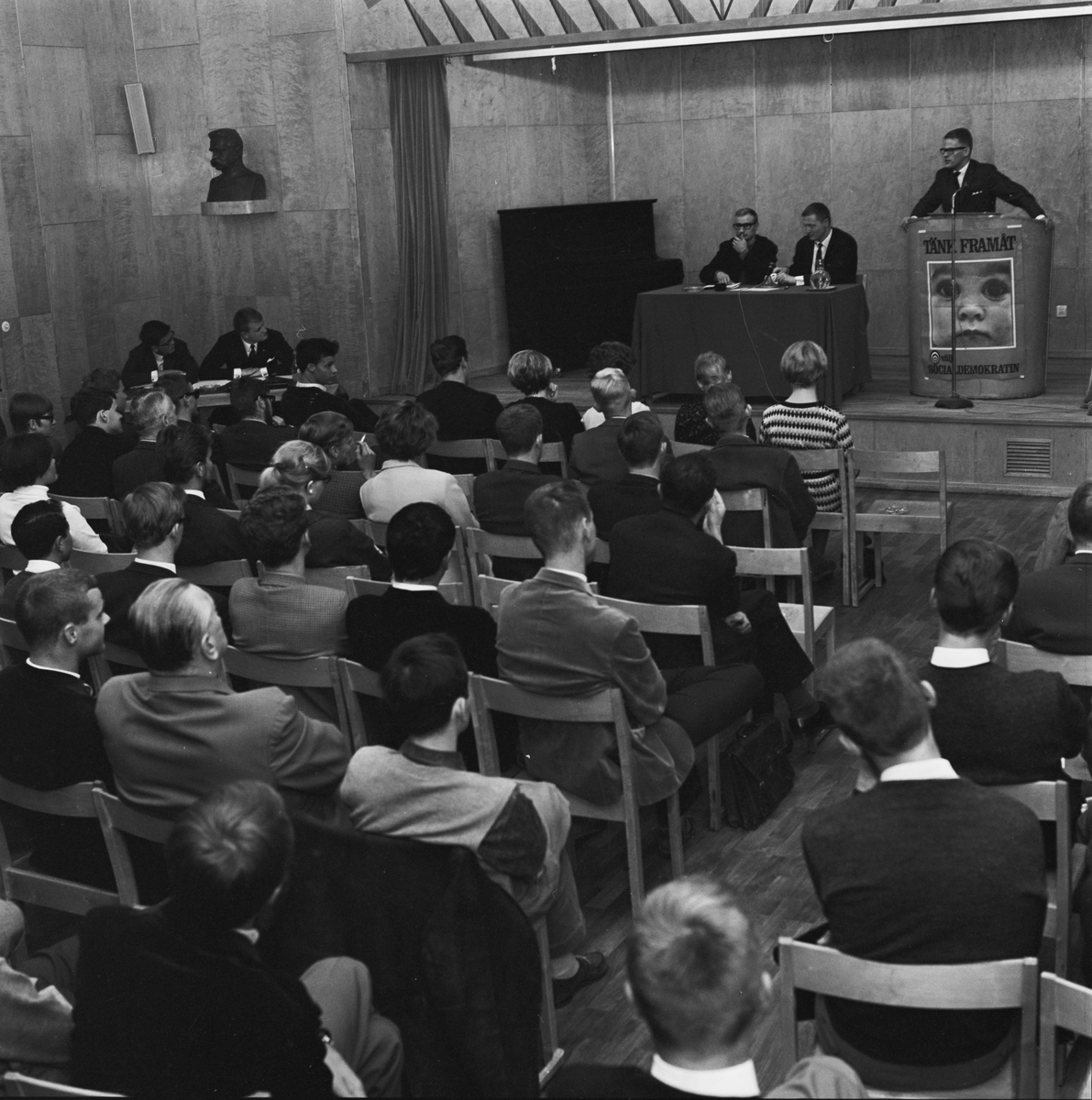 Valdebatt - Högerns ungdomsförbund, HUF, och Socialdemokratiska ungdomsförbundet, SSU, Uppsala 1966