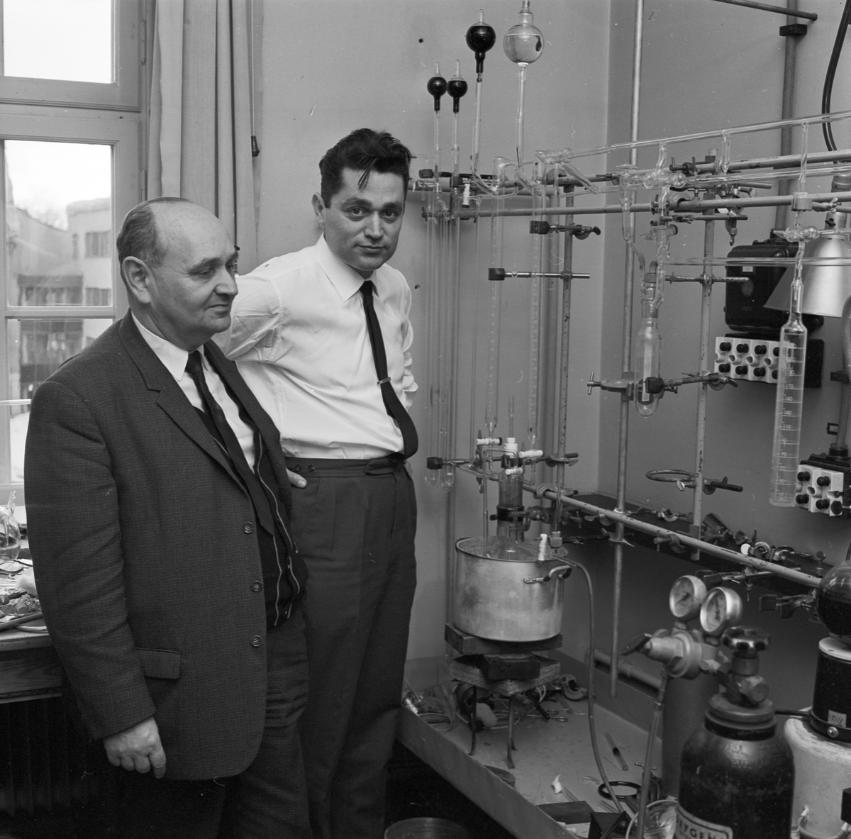 Fysikalisk-kemiska institutionen, polsk-amerikansk forskare professor Michael Szwarc lär ut polymerteknik, Uppsala, mars 1964