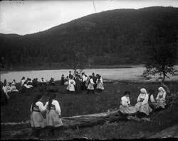 Fotosamling etter Olav Tarjeison Midtgarden Metveit (1889-19