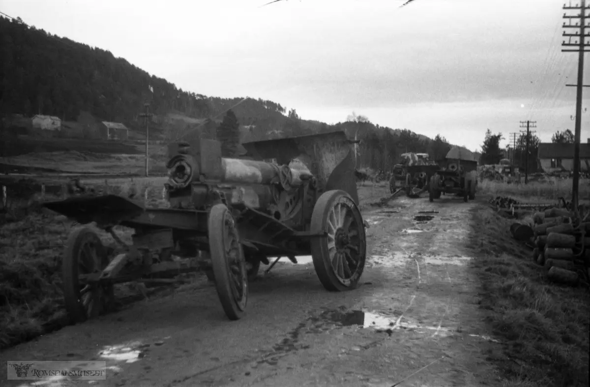 Opprydding etter krigen 1945-46. Bildet er fra Moldelivegen ved Cecilienfryd.