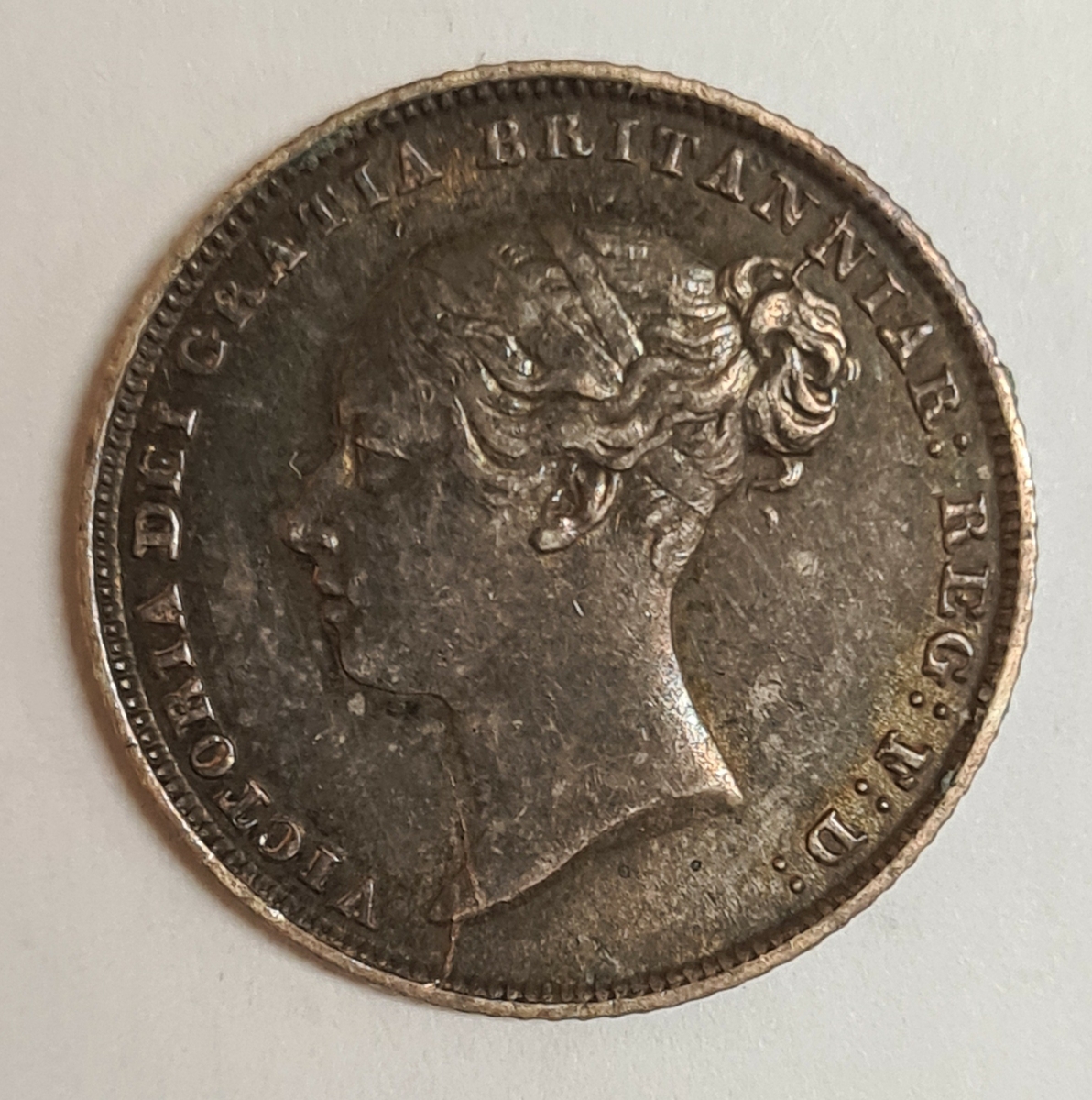 3 mynt från Storbritanien.
6 Pence, 1866
6 Pence, 1853
6 Pence, 1872