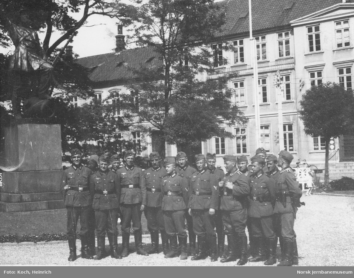 Tyske soldater fra okkupasjonsmakten på ukjent sted