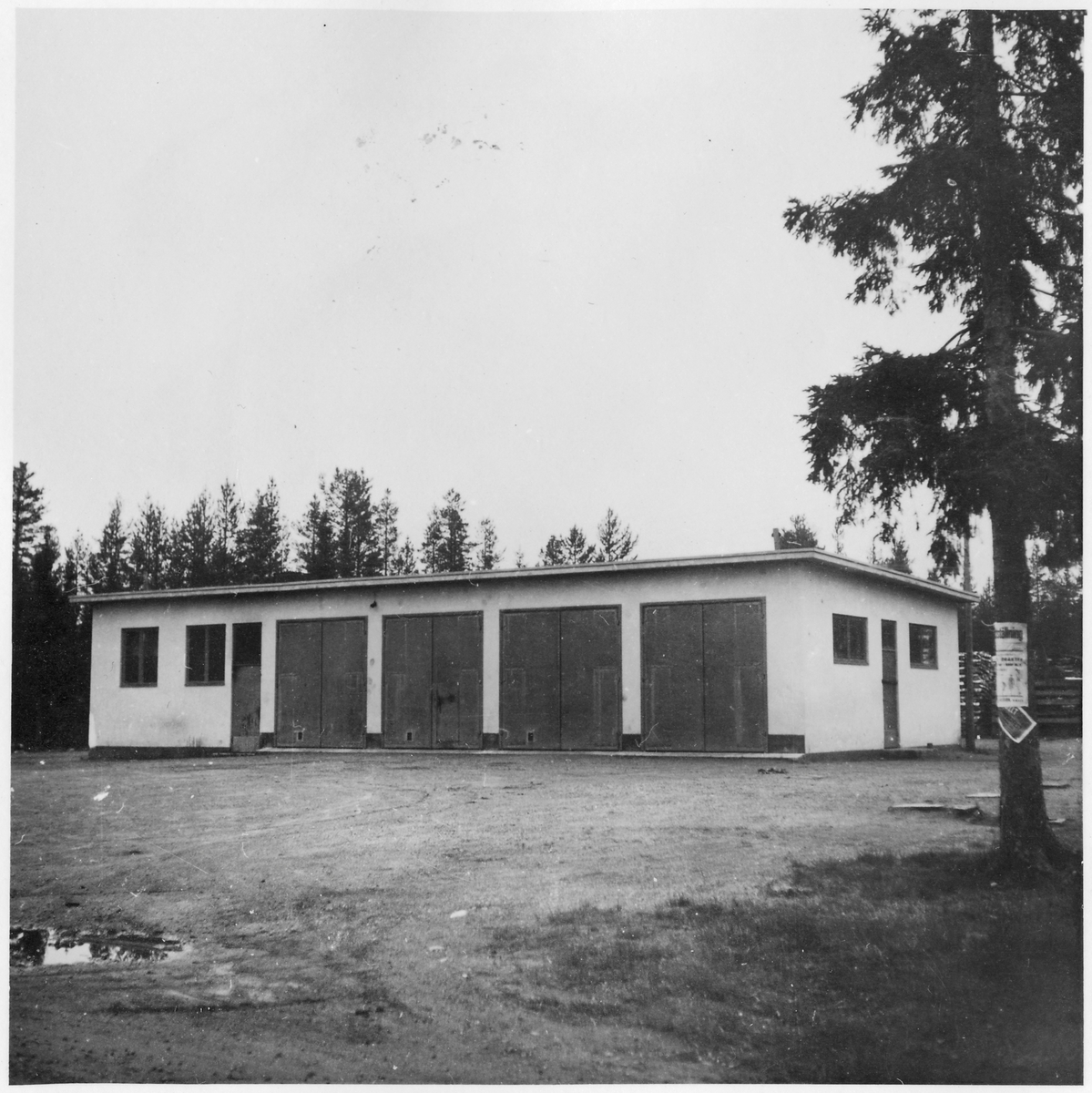 Vägstation BD6, Råneå, filial Niemisel. Vägstationens huvudbyggnad med kontor och garage.