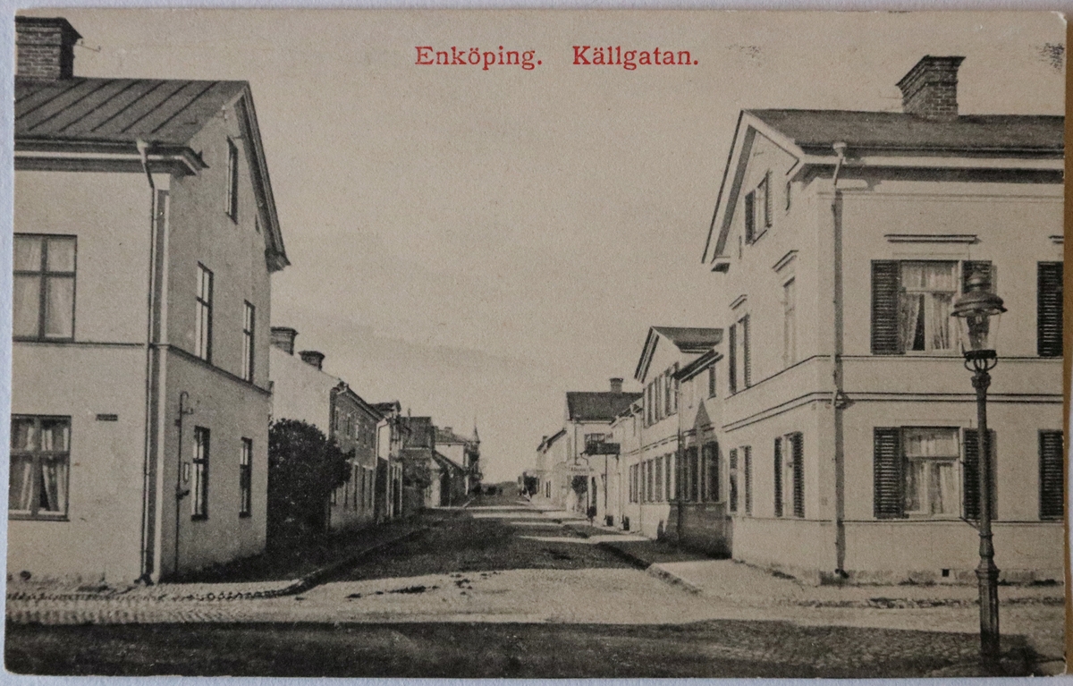 Källgatan, sedd från korsningen med Kryddgårdsgatan, Enköping.