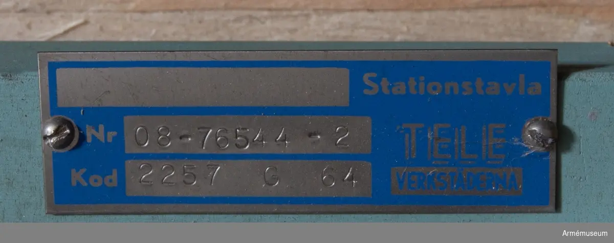 1 stationstavla nr: 08-76544-2 kod 2257 G 64. 
Tillverkare: Televerkstäderna.

Se anvisningar för tekniska handhavandet av Mx-utrustningen vid automatiska landsväxlar, Telegrafverkets författningssamling. Serie B:61 31/3 1951.