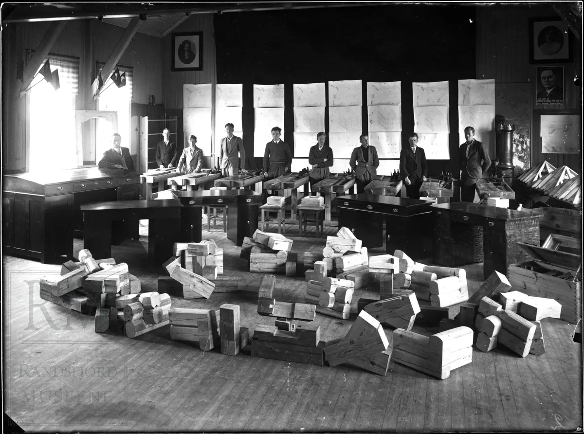 Yrkesopplæringskurs igangsatt av Jevnaker herredsstyre 1937