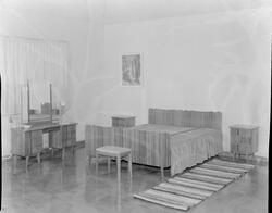 Et  soverom med møbler fra Dalens møbelfabrikk i Egersund. D
