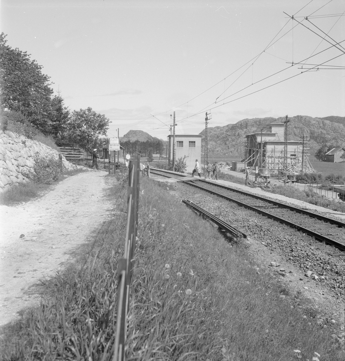 Dokumentasjonsfoto fra en kollisjon mellom lastebil og tog ved Holan i Egersund.
