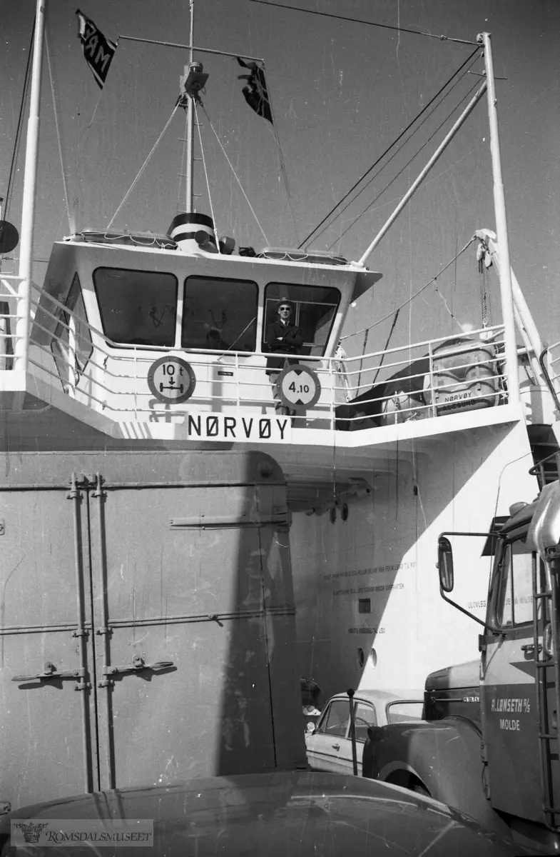 "April-Mai 1972"."Åndalsnes".Ombord i fergen "Nørvøy"..Lastebilen til A.Lønseth A/S til høyre.